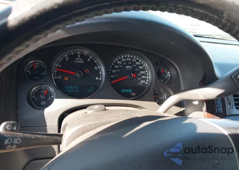 2010 GMC Yukon Xl 1500 Denali z USA, uszkodzony, nr VIN 1GKUCMEF8AR175871